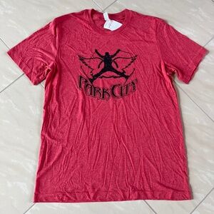 #2304 Otto Skins Custom Clothing Men Red Tee size Large PARK CITY